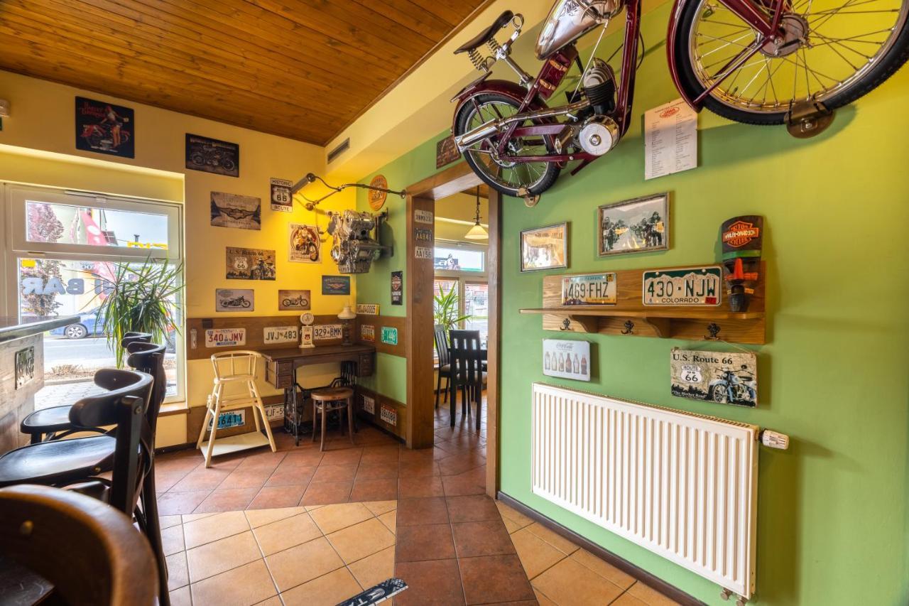 Penzion Rodos - Cafe Prag Eksteriør billede