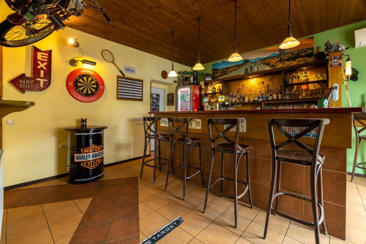 Penzion Rodos - Cafe Prag Eksteriør billede
