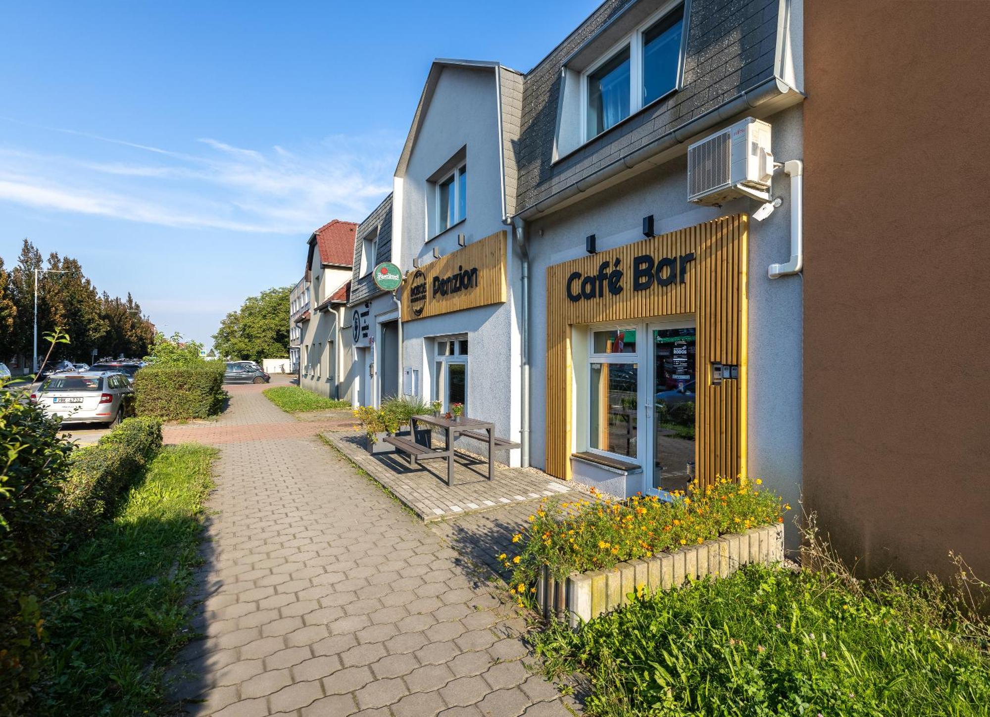 Penzion Rodos - Cafe Prag Eksteriør billede