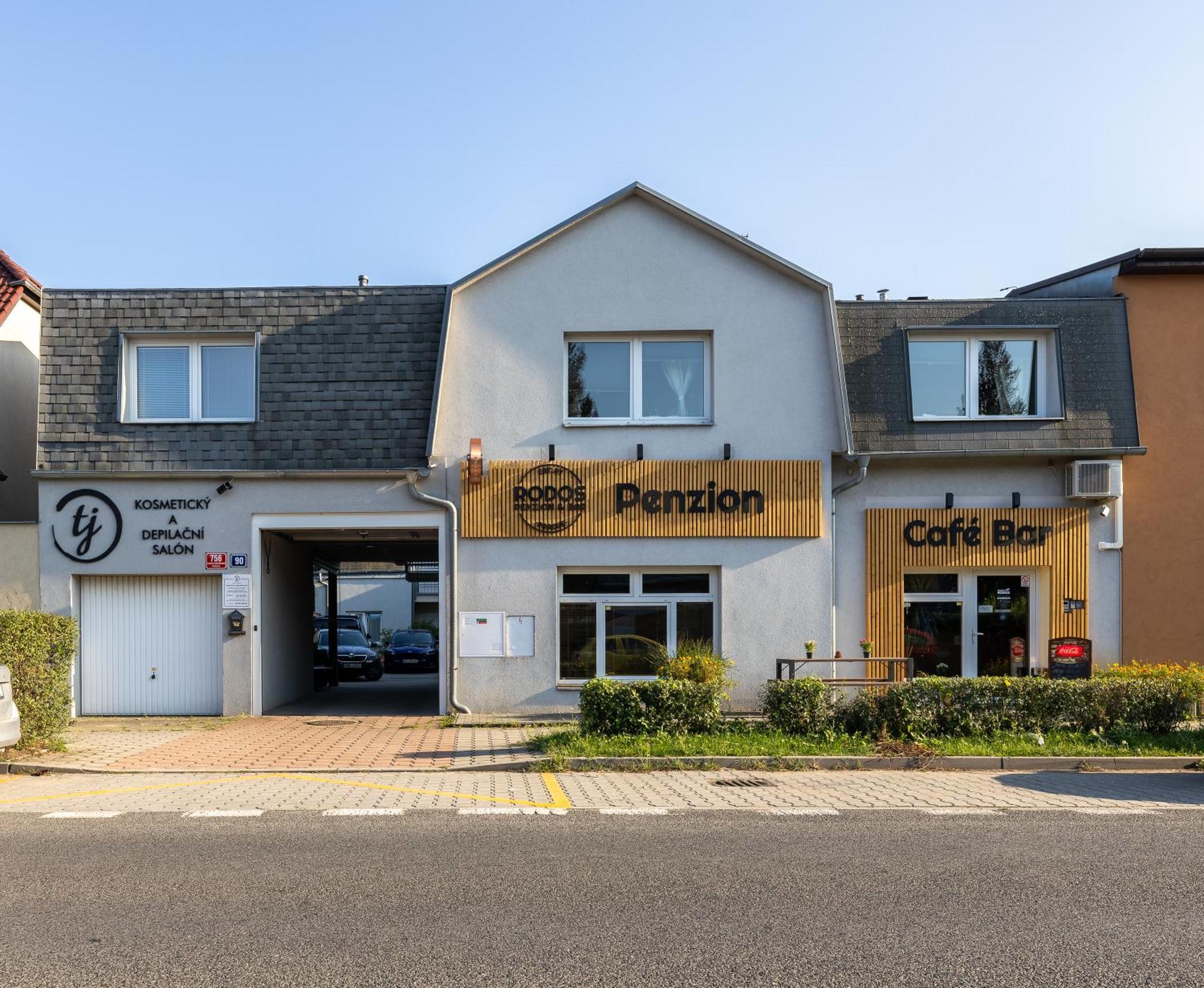 Penzion Rodos - Cafe Prag Eksteriør billede